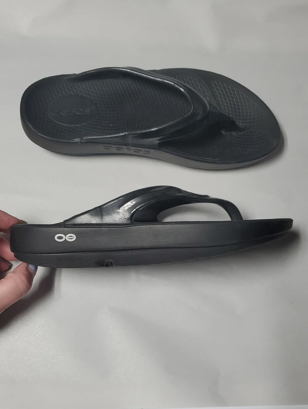 OOFOS OOlala Womens Black Thong Flip Flop Sandal Size 8 Recovery Performance